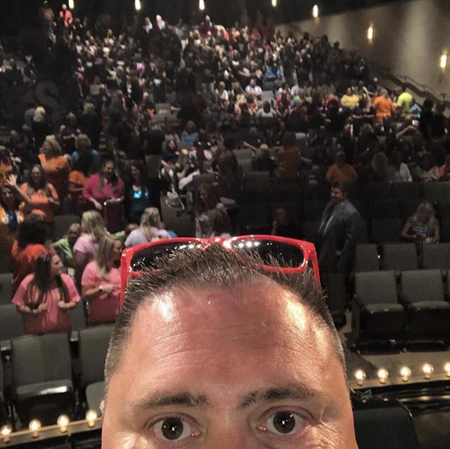 Adkins selfie at MAC